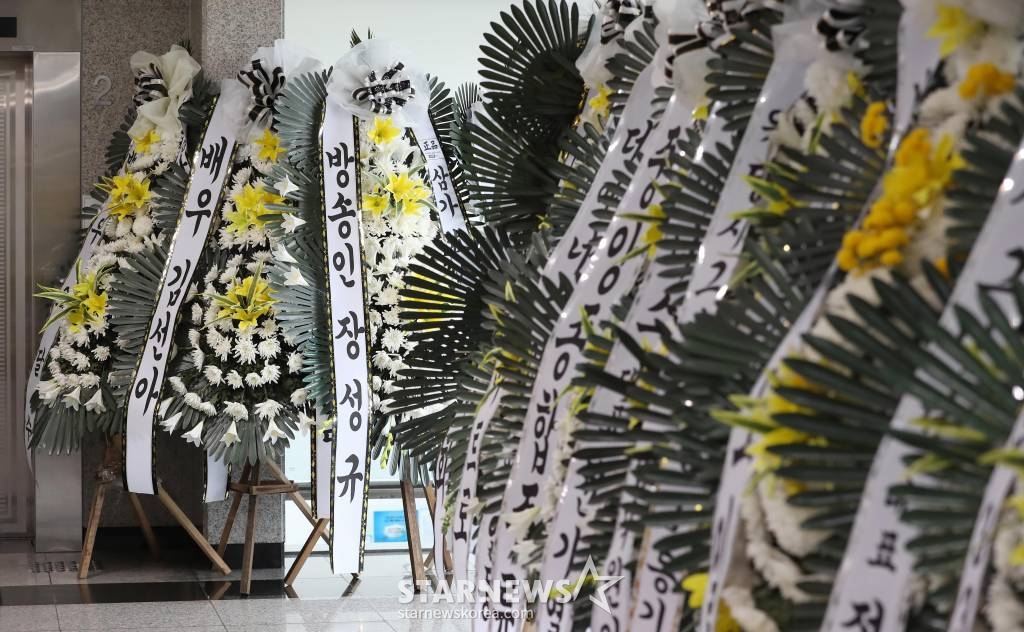 간경화 합병증으로 투병 중이던 배우 염동헌이 2일 오후 별세했다. 고인의 빈소는 서울 노원구 원자력병원장례식장 2호실에 차려졌으며 발인은 4일 정오, 장지는 인천가족공원이다. 2022.12.03 사진공동취재단 /사진=김창현 기자 chmt@