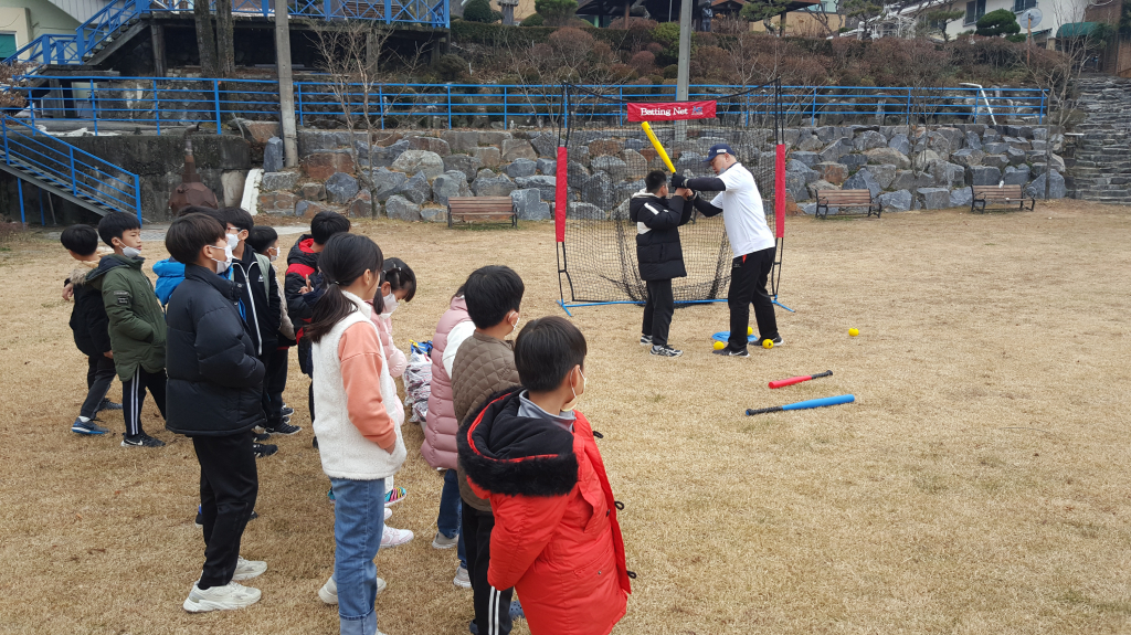 KBO 드림 스타트 사업 실시 모습. /사진=KBO 제공