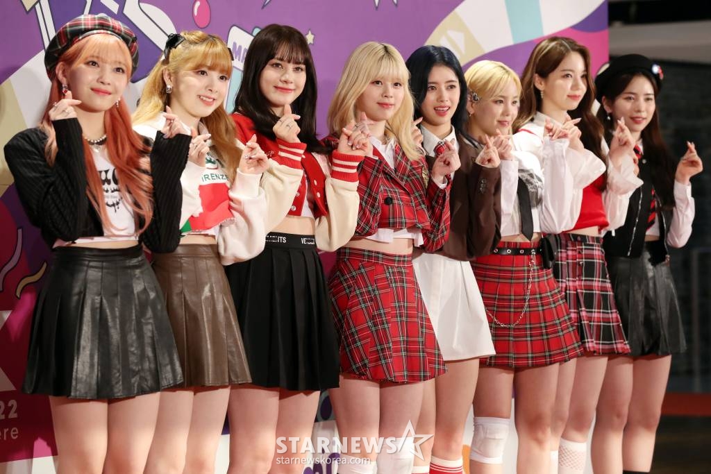 그룹 니쥬(NiziU) 마코, 리쿠, 리마, 리오, 마야, 미이히, 마유카, 아야카, 니나가 8일 오후 서울 마포구 상암 CJ ENM 센터에서 열린 ' 케이콘 2022 프리미어 인 서울' 포토타임을 갖고 있다. 2022.05.08 /사진=임성균 기자 tjdrbs23@
