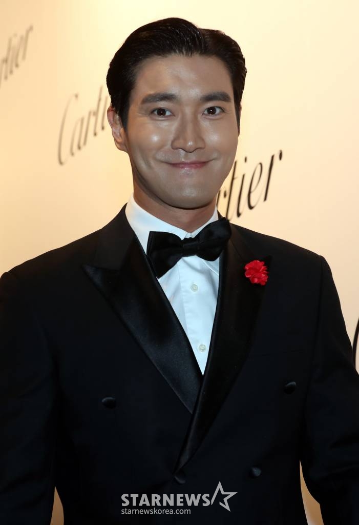 슈퍼주니어 최시원이 6일 오후 서울 서초구 잠원동 서울웨이브 아트센터에서 열린 명품 주얼리 브랜드 파티에 참석해 포즈를 취하고 있다. 2022.10.06 /사진=임성균 기자 tjdrbs23@