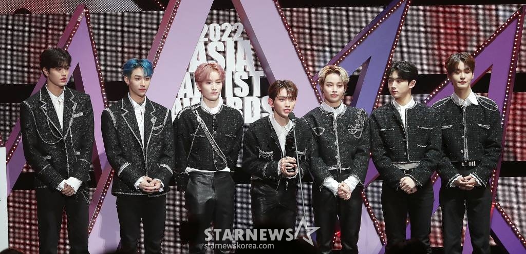 그룹 템페스트가 13일 오후 일본 나고야 니혼가이시홀에서 열린 스타뉴스-미디어보이 주최 '2022 Asia Artist Awards IN JAPAN'(2022 아시아 아티스트 어워즈, 이하 2022 AAA)에서 베스트 어치브먼트를 수상한 뒤 소감을 말하고 있다. 스타뉴스와 미디어보이가 주최하고 Asia Artist Awards 조직위원회와 더스타파트너, 컬쳐 엔터테인먼트가 공동 주관하는 글로벌 NO.1 시상식 '2022 AAA'에는 올 한 해 동안 국내외에서 많은 사랑을 받은 가수, 배우들이 참석해 눈을 뗄 수 없는 화려한 글로벌 축제의 장을 펼친다. 2022.12.13 /사진=김창현 기자 chmt@