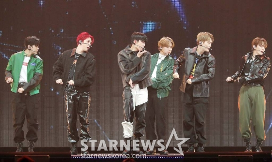 그룹 베리베리가 14일 오후 일본 나고야 니혼가이시홀에서 열린 스타뉴스-미디어보이 주최 '2022 Asia Artist Awards IN JAPAN'(2022 아시아 아티스트 어워즈, 이하 2022 AAA) 애프터 스테이지에서 멋진 무대를 펼치고 있다. 스타뉴스와 미디어보이가 주최하고 Asia Artist Awards 조직위원회와 더스타파트너, 컬쳐 엔터테인먼트가 공동 주관하는 글로벌 NO.1 시상식 '2022 AAA'는 올 한 해 동안 국내외에서 많은 사랑을 받은 가수, 배우들이 참석해 눈을 뗄 수 없는 화려한 글로벌 축제의 장을 펼쳤다. /2022.12.14 /사진=김창현 기자 chmt@