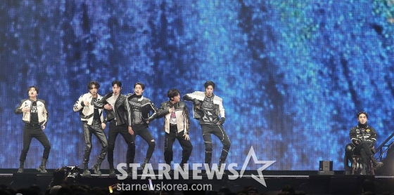 그룹 펜타곤이 14일 오후 일본 나고야 니혼가이시홀에서 열린 스타뉴스-미디어보이 주최 '2022 Asia Artist Awards IN JAPAN'(2022 아시아 아티스트 어워즈, 이하 2022 AAA) 애프터 스테이지에서 멋진 무대를 펼치고 있다. 스타뉴스와 미디어보이가 주최하고 Asia Artist Awards 조직위원회와 더스타파트너, 컬쳐 엔터테인먼트가 공동 주관하는 글로벌 NO.1 시상식 '2022 AAA'는 올 한 해 동안 국내외에서 많은 사랑을 받은 가수, 배우들이 참석해 눈을 뗄 수 없는 화려한 글로벌 축제의 장을 펼쳤다. /2022.12.14 /사진=김창현 기자 chmt@