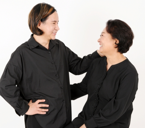 신성훈 감독(왼족)과 박영혜 감독 /사진제공=라이트 픽처스