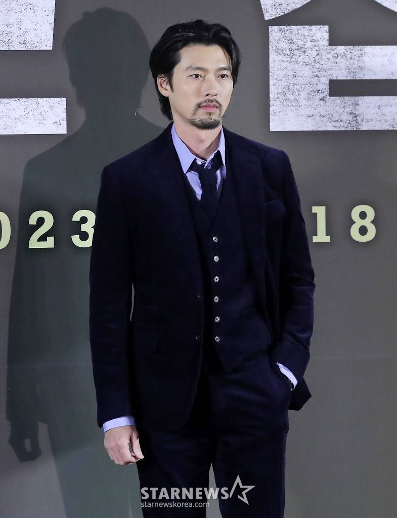 배우 현빈이 20일 오후 서울 성동구 메가박스 성수에서 진행된 영화 '교섭' 제작보고회에 참석해 인사말을 하고 있다. '교섭'은 최악의 피랍사건으로 탈레반의 인질이 된 한국인들을 구하기 위해 아프가니스탄으로 향한 외교관과 현지 국정원 요원의 교섭 작전을 그린 영화. 내달 18일 개봉예정. 2022.12.20 /사진=김창현 기자 chmt@