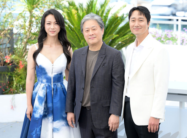 탕웨이(왼쪽부터) 박찬욱감독, 박해일, 사진제공=CJ엔터테인먼트
