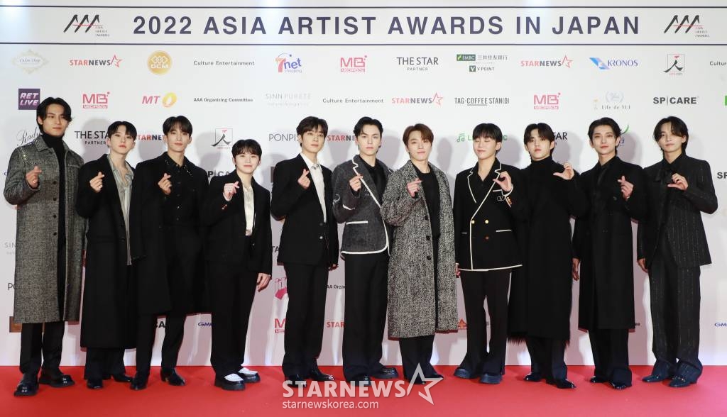 그룹 세븐틴이 13일 오후 일본 나고야 니혼가이시홀에서 열린 스타뉴스-미디어보이 주최 '2022 Asia Artist Awards IN JAPAN'(2022 아시아 아티스트 어워즈, 이하 2022 AAA) 레드카펫 행사에 참석해 포즈를 취하고 있다. 스타뉴스와 미디어보이가 주최하고 Asia Artist Awards 조직위원회와 더스타파트너, 컬쳐 엔터테인먼트가 공동 주관한 글로벌 NO.1 시상식 '2022 AAA'는 올 한 해 동안 국내외에서 많은 사랑을 받은 가수, 배우들이 참석해 눈을 뗄 수 없는 화려한 글로벌 축제의 장을 펼쳤다. /2022.12.13 /사진=이동훈 기자 photoguy@