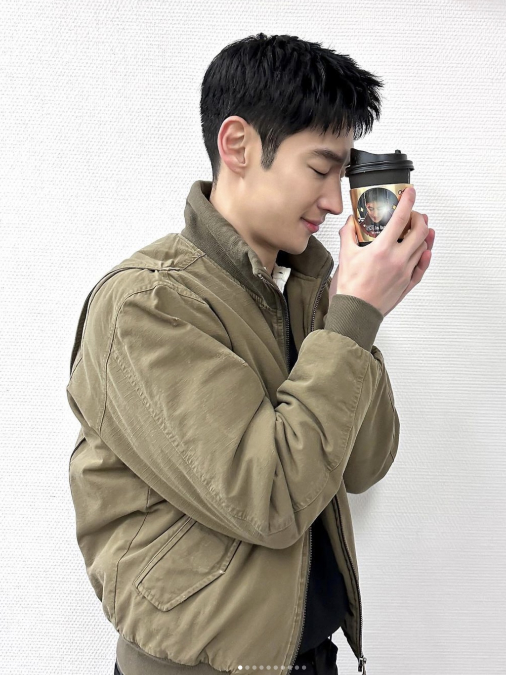 /사진=이제훈 인스타그램
