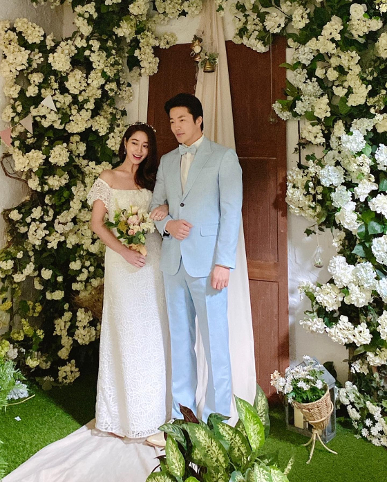 영화 '스위치'의 이민정, 권상우./사진=이민정 인스타그램