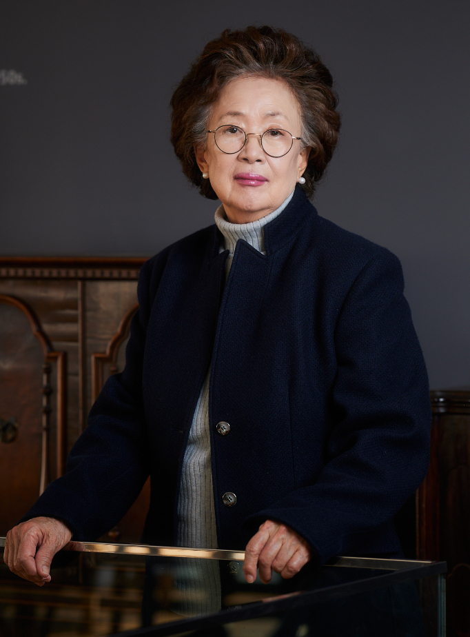 영화 '영웅'(감독 윤제균)의 배우 나문희가 4일 오후 진행된 인터뷰를 위해 포즈를 취하고 있다. '영웅'은 1909년 10월 하얼빈에서 이토 히로부미를 사살한 뒤 일본 법정의 사형 판결을 받고 순국한 안중근(정성화 분) 의사가 거사를 준비하던 때부터 죽음을 맞이하던 순간까지 잊을 수 없는 마지막 1년을 그린 영화다. /사진제공=CJENM 2023.01.04 /사진=이동훈 기자 photoguy@