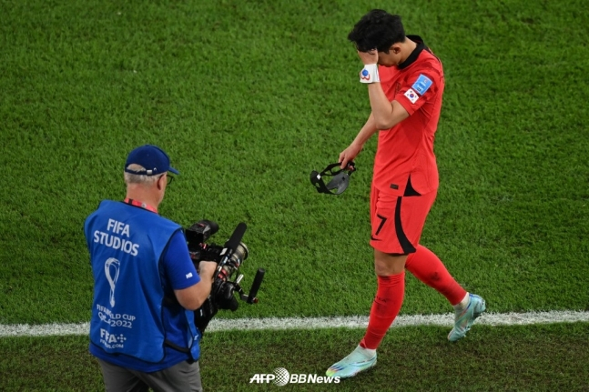 손흥민(오른쪽). /AFPBBNews=뉴스1