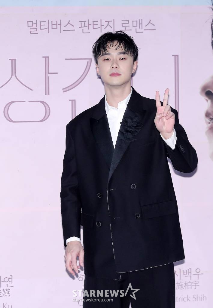 대만 배우 시백우가 26일 오후 서울 용산구 아이파크몰 CGV에서 진행된 영화 '상견니' 내한 기자간담회에 참석해 포즈를 취하고 있다.  '상견니'는 2009년, 리쯔웨이와 황위쉬안이 우연히 만나 묘하게 가슴 설레는 기시감을 느끼면서 시작되는 멀티버스 판타지 로맨스로, 25일 개봉 주 신작 예매율 1위로 데뷔해 새해 극장가를 뜨겁게 달구고 있다. 2023.01.26 /사진=김창현 기자 chmt@