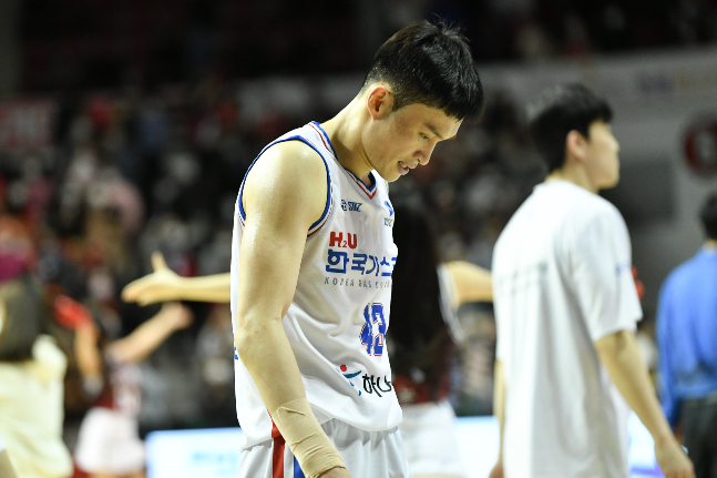 대구 한국가스공사 이대성이 29일 안양 KGC 원정에서 패배한 뒤 아쉬워하고 있다. /사진=KBL