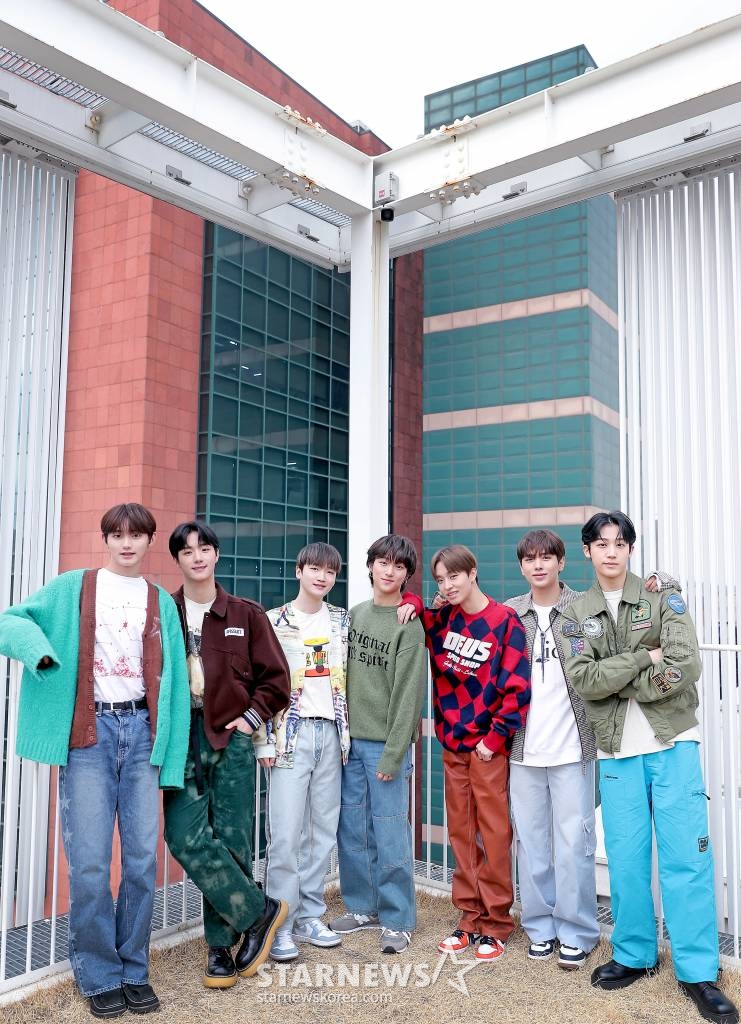그룹 ATBO가 서울 강남구 IST엔터테인먼트 사옥에서 스타뉴스와 '2022 아시아 아티스트 어워즈'(2022 Asia Artist Awards, 이하 2022 AAA) 수상 인터뷰에 앞서 포즈를 취하고 있다. ATBO는 '2022 AAA'에서 AAA 포커스상을 거머쥐며 앞으로의 활약에 기대를 모았다. ATBO는 지난해 7월 '더 비기닝 : 개화'(The Beginning : 開花')'를 발매하며 가요계에 첫 발을 내딛었다. 이후 지난해 10월에는 미니 2집 '더 비기닝: 시작'(The beginning: 始作)을 발매, '열일' 행보를 이어왔다. 미니 2집 컴백 당시 '커리어 하이'를 달성하기도 했다. 헌터차트에 따르면 '더 비기닝 : 시작'은 초동초동 판매량(발매 후 첫 일주일간 음반 판매량) 약 8만 장을 기록했다. /사진=김창현 기자 chmt@