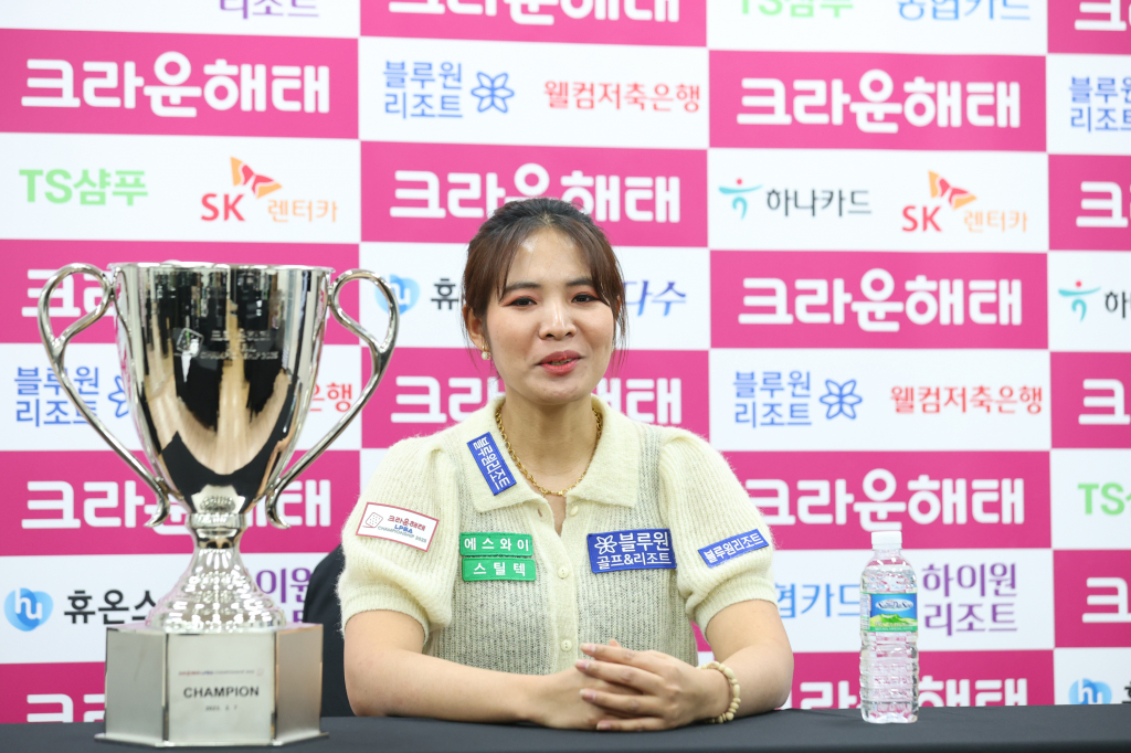 우승 후 공식 인터뷰에서 소감을 밝히고 있는 피아비. /사진=PBA 투어