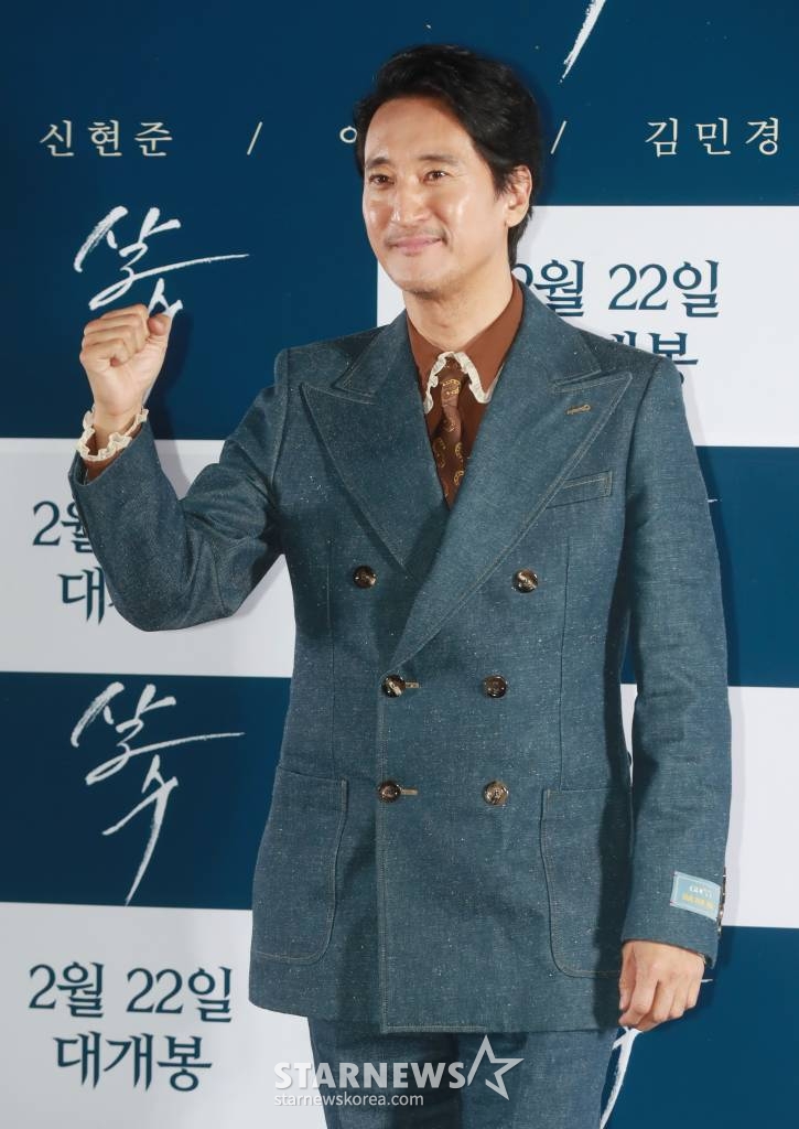 배우 신현준이 10일 오후 서울 광진구 롯데시네마 건대입구점에서 진행된 영화 '살수'(감독 곽정덕) 언론시사회에 참석해 포즈를 취하고 있다. 혼돈의 세상, 거스를 수 없는 운명의 앞에 놓인 조선 최고의 살수 ‘이난’(신현준)의 이야기를 그린 조선 액션 활극 ‘살수’는 오는 22일 개봉한다. /2023.02.10 /사진=이동훈 기자 photoguy@