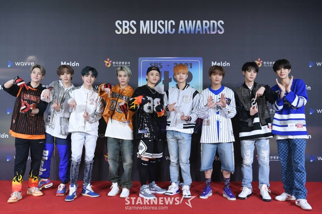 그룹 NCT U가 25일 오후 진행된 2021 SBS 가요대전 포토월 행사에 참석해 포즈를 취하고 있다. /사진제공=SBS 2021.12.25 /사진=이동훈 기자 photoguy@