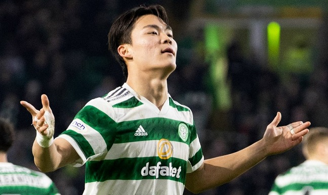 오현규가 12일(한국시간) 스코틀랜드 글래스고의 셀틱 파크에서 열린 2022~23 스코티시 컵 16강전 세인트미렌과 홈경기에서 후반 35분 골을 넣은 후 기뻐하고 있다. /사진=셀틱 FC 트위터 갈무리