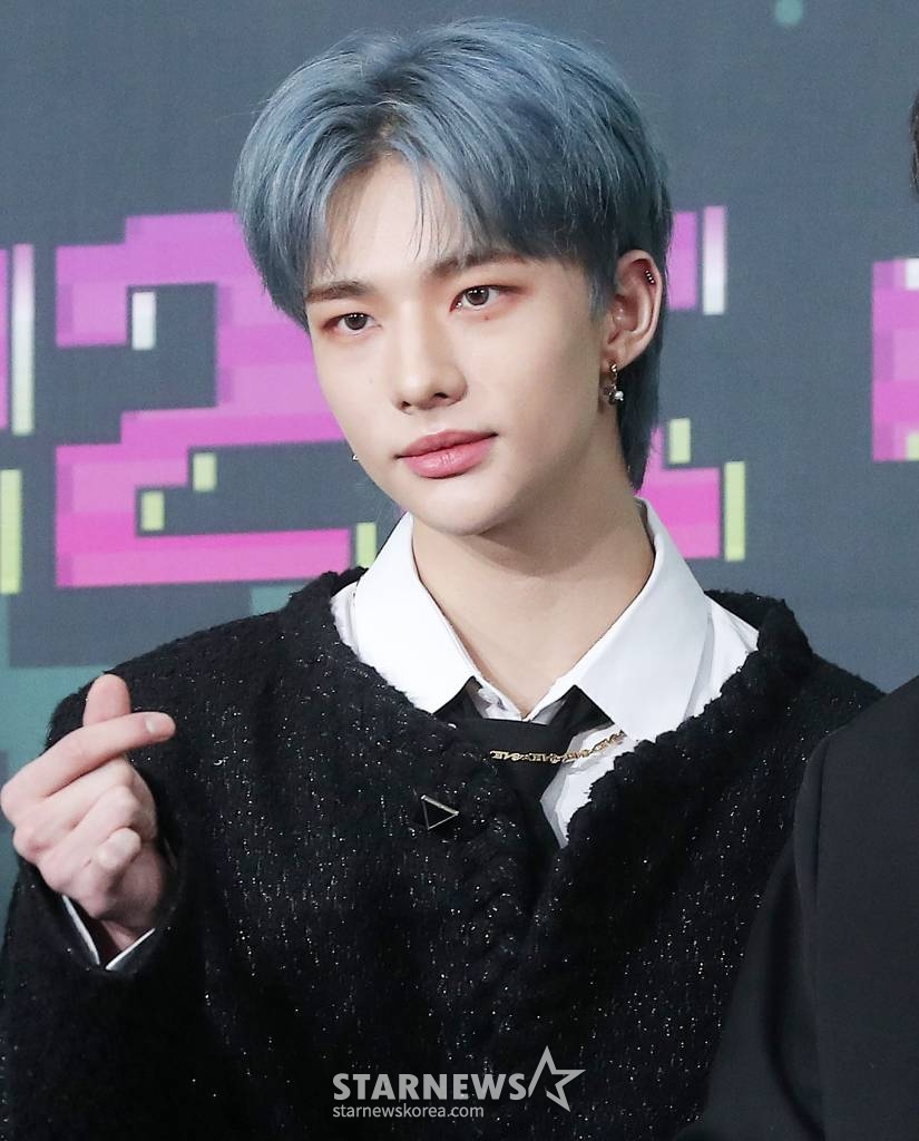 그룹 스트레이 키즈 현진이 16일 오후 서울 송파구 잠실종합운동장 실내체육관에서 열린 '2022 KBS 가요대축제'에 참석해 포즈를 취하고 있다. '2022 KBS 가요대축제'에는 보아, 코요태, 김우석, NCT 127, NCT 드림, 펜타곤, 더보이즈, 프로미스나인, 포레스텔라, 스트레이키즈, (여자)아이들, 에이티즈, 최예나, 원어스, 있지, 투모로우바이투게더, 스테이씨, 에스파, 엔하이픈, 아이브, 케플러, 엔믹스, 르세라핌, 뉴진스 등 2022 대세 아이콘들이 총출동해 최고의 무대를 선사할 예정이다. 2022.12.16 /사진=김창현 기자 chmt@