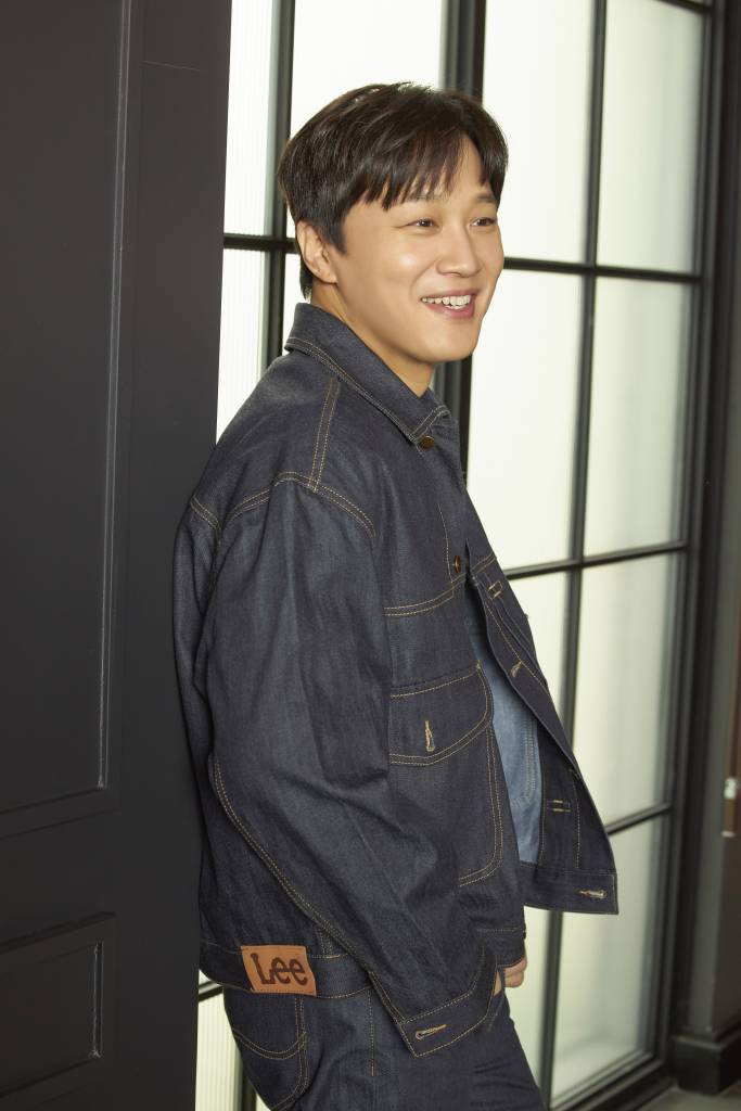 영화 '멍뭉이'(감독 김주환)의 주연배우 차태현이 16일 오전 진행된 인터뷰를 위해 포즈를 취하고 있다. 집사 인생 조기 로그아웃 위기에 처한 '민수'와 인생 자체가 위기인 '진국', 두 형제가 사랑하는 반려견 '루니'의 완벽한 집사를 찾기 위해 면접을 시작하고, 뜻밖의 '견'명적인 만남을 이어가는 영화 '멍뭉이'는 3월 1일 개봉한다. /2023.02.16 /사진=이동훈 기자 photoguy@