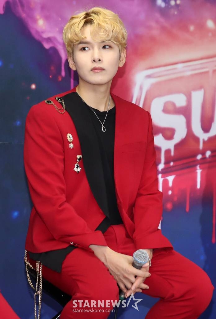 그룹 슈퍼주니어 려욱이 13일 오후 서울 송파구 올림픽공원 KSPO DOME에서 진행된 정규 9집 앨범 발매 및 단독 콘서트 '슈퍼쇼 8' 기자회견에 참석해 질의응답을 하고 있다. /사진=김휘선 기자 hwijpg@