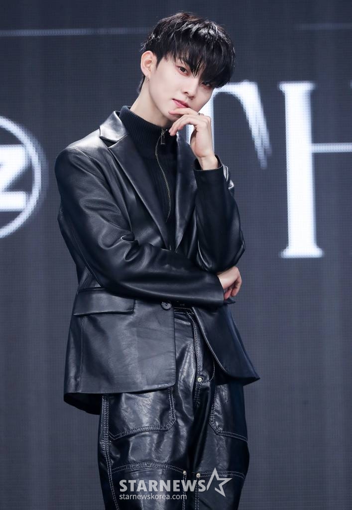 그룹 더보이즈(THE BOYZ) 큐가 20일 오후 서울 광진구 예스24 라이브홀에서 진행된 미니 8집 '비 어웨이크(BE AWAKE)' 발매 기념 쇼케이스에 참석해 포즈를 취하고 있다.  더보이즈의 이번 앨범에는 타이틀곡 '로어(ROAR)'를 포함해 총 6개 신곡이 수록됐다. 2023.02.20 /사진=김창현 기자 chmt@