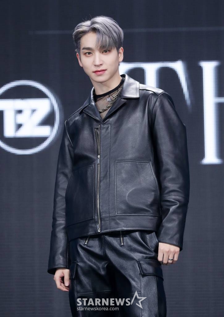 그룹 더보이즈(THE BOYZ) 상연이 20일 오후 서울 광진구 예스24 라이브홀에서 진행된 미니 8집 '비 어웨이크(BE AWAKE)' 발매 기념 쇼케이스에 참석해 포즈를 취하고 있다.  더보이즈의 이번 앨범에는 타이틀곡 '로어(ROAR)'를 포함해 총 6개 신곡이 수록됐다. 2023.02.20 /사진=김창현 기자 chmt@