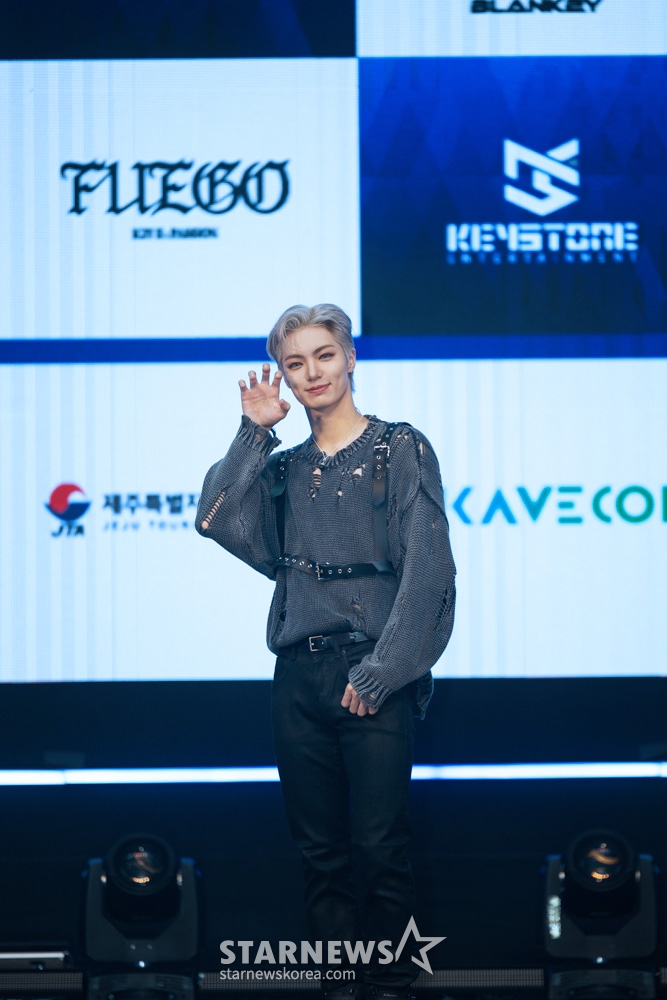 그룹 블랭키(BLANK2Y) 영빈이 24일 오전 서울 광진구 건국대학교 새천년관 대공연장에서 진행된 두 번째 미니 앨범 'K2Y II : PASSION [FUEGO]'(키투 패션 푸에고) 발매 기념 쇼케이스에 참석해 포즈를 취하고 있다.  'K2Y II : PASSION [FUEGO]'에는 이번 앨범의 정체성을 담은 인트로곡 'U'를 비롯해 블랭키만의 지치지 않는 열정을 표현한 타이틀곡 'FUEGO(Burn it up)', 타이틀곡과 또 다른 이야기를 전할 'FUEGO(Fearless)'(푸에고 피어리스), 팬덤 키위(K2YWE)를 위한 팬송 'I Wish'(아이 위시)까지 총 4곡으로 구성됐다. / 사진제공 = 키스톤엔터테인먼트 /사진=김창현 기자 chmt@