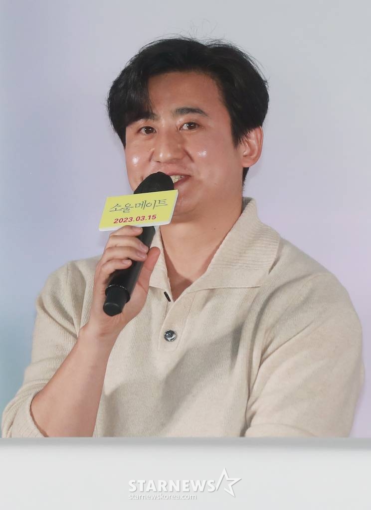 민용근 감독이 28일 오후 서울 롯데시네마 건대입구점에서 진행된 영화 '소울메이트'(감독 민용근) 언론시사회에 참석해 질문에 답하고 있다. 첫 만남부터 서로를 알아본 두 친구 미소와 하은, 진우가 기쁨, 슬픔, 설렘, 그리움까지 모든것을 함께 한 이야기 '소울메이트'는 3월 15일 개봉한다. /2023.02.28 /사진=이동훈 기자 photoguy@