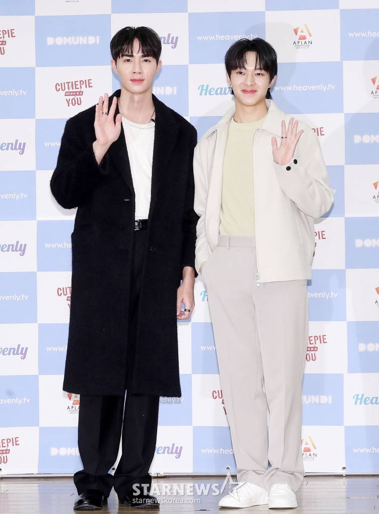 태국 가수 지 프룩, 누뉴 차와린이 2일 오전 서울 강남구 논현동 삼익악기빌딩에서 진행된 BL 콘텐츠 전문 플랫폼 헤븐리(heavenly)와 태국 레이블 도문디 기자간담회에 참석해 포즈를 취하고 있다. 2023.03.02 /사진=김창현 기자 chmt@