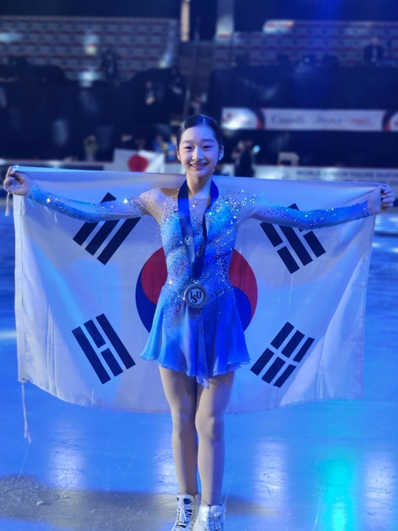 2023 ISU 세계 주니어 피겨스케이팅 선수권대회 은메달을 차지한 신지아. /사진=올댓스포츠 제공