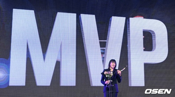 2022~2023 여자프로농구 정규리그 MVP를 차지한 아산 우리은행 김단비. /사진=OSEN 제공