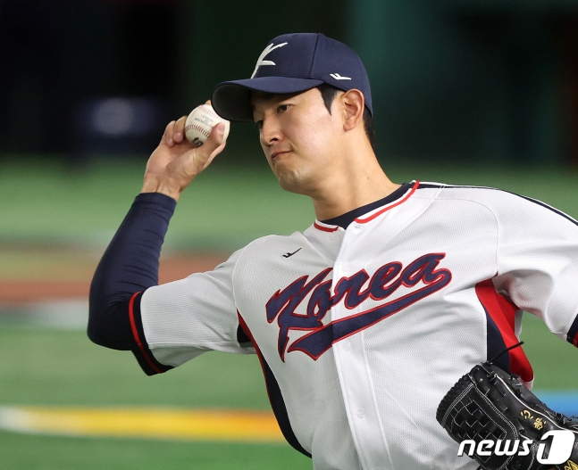2023 월드베이스볼클래식(WBC)에 출전하는 야구 국가대표팀 고영표가 8일 오전 일본 도쿄 돔에서 훈련을 하고 있다. /사진=뉴스1