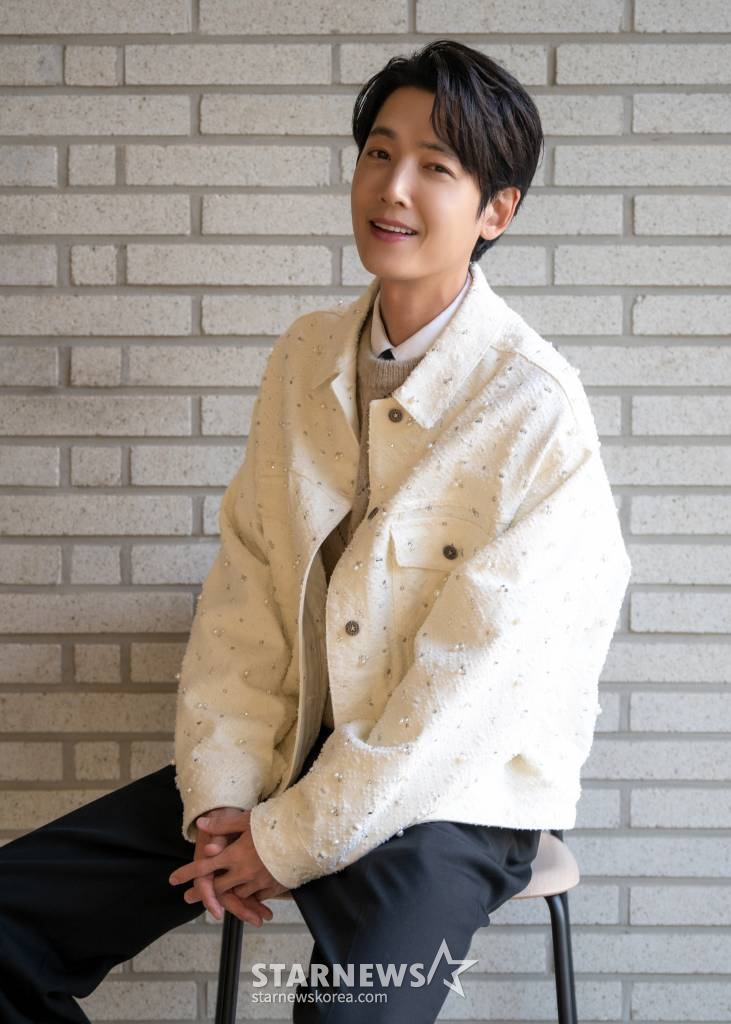 tvN 드라마 '일타 스캔들'의 배우 정경호가 종영 라운드 인터뷰를 위해 포즈를 취하고 있다. /사진제공=매니지먼트 오름 2023.03.06 /사진=이동훈 기자 photoguy@