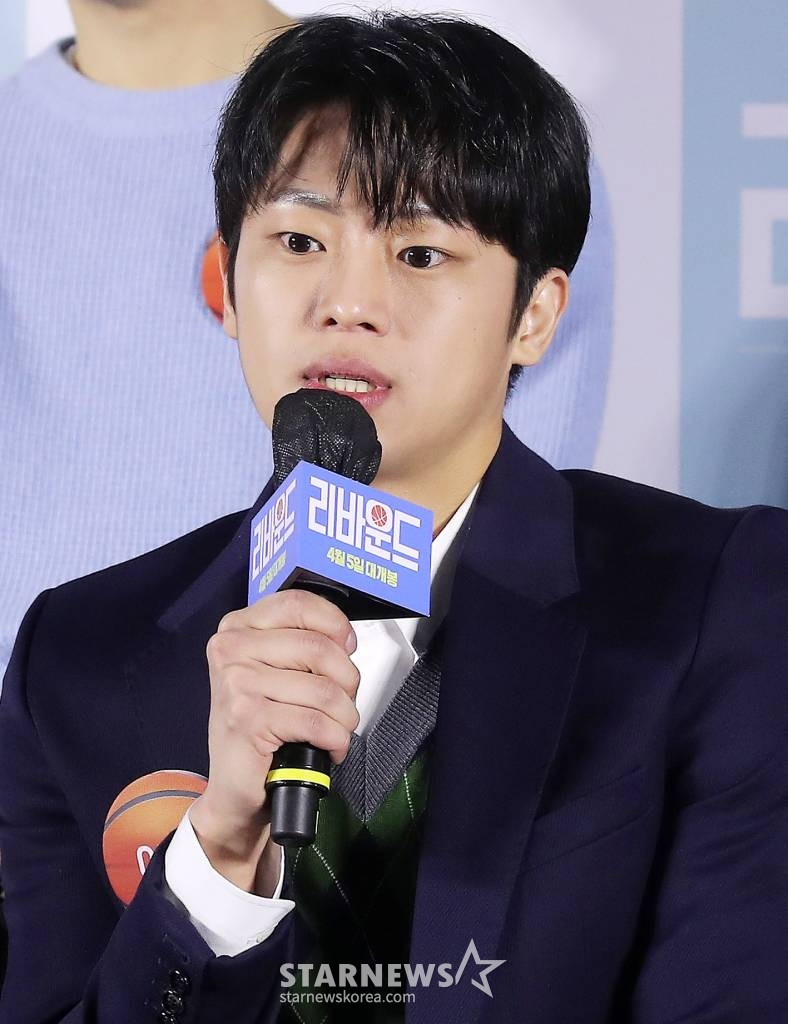 배우 이신영이 14일 오전 서울 광진구 롯데시네마 건대입구점에서 진행된 영화 '리바운드' 제작보고회에 참석해 인사말을 하고 있다.  '리바운드'는 2012년 전국 고교농구대회, 아무도 주목하지 않았던 최약체 농구부의 신임 코치와 6명의 선수가 쉼 없이 달려간 8일간의 기적 같은 이야기를 그린 감동 실화. 오는 4월 개봉. 2023.03.14 /사진=김창현 기자 chmt@