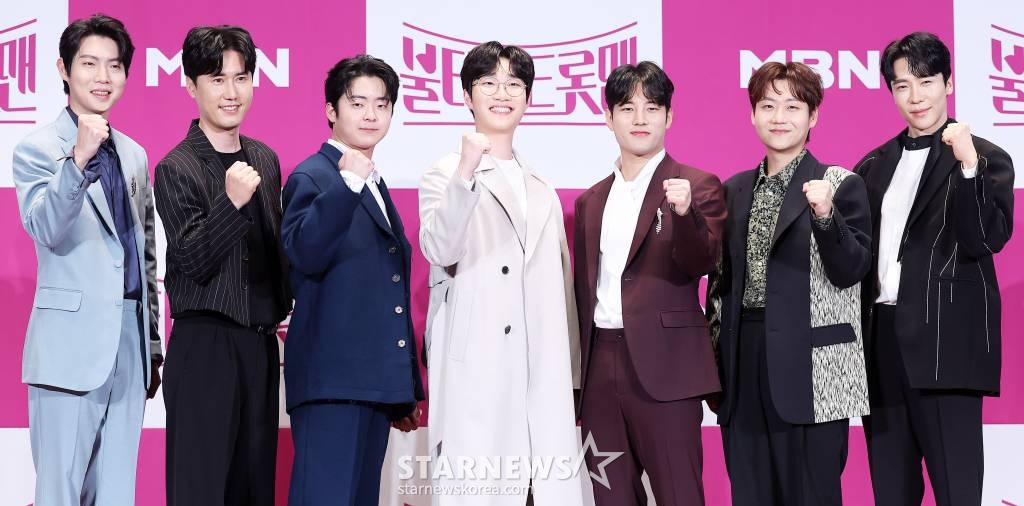 가수 손태진, 신성, 박민수, 공훈, 김중연, 민수현, 에녹이 14일 서울 마포구 상암동 누리꿈스퀘어에서 진행된 MBN '불타는 트롯맨' 기자간담회에 참석해 포즈를 취하고 있다. 2023.03.14 /사진=김창현 기자 chmt@