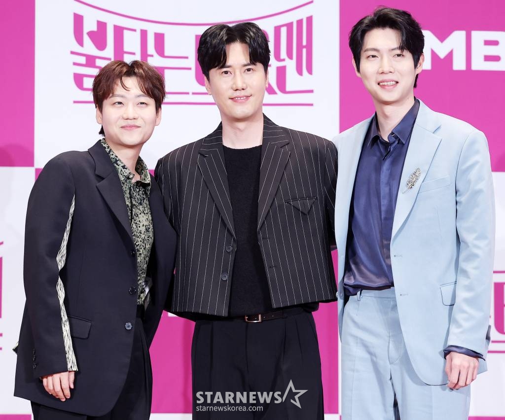 가수 민수현, 신성, 손태진이 14일 서울 마포구 상암동 누리꿈스퀘어에서 진행된 MBN '불타는 트롯맨' 기자간담회에 참석해 포즈를 취하고 있다. 2023.03.14 /사진=김창현 기자 chmt@