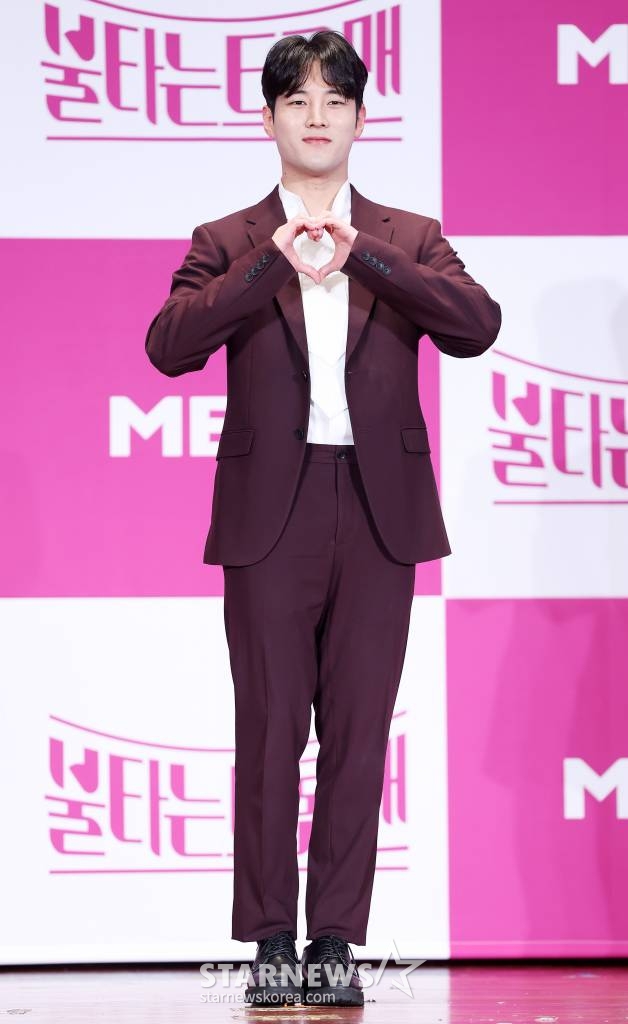 가수 김중연이 14일 서울 마포구 상암동 누리꿈스퀘어에서 진행된 MBN '불타는 트롯맨' 기자간담회에 참석해 포즈를 취하고 있다. 2023.03.14 /사진=김창현 기자 chmt@