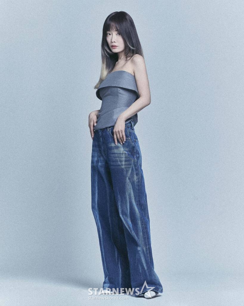 넷플릭스 오리지널 드라마 '더 글로리'의 배우 김히어라가 14일 오후 진행된 인터뷰를 위해 포즈를 취하고 있다. /사진제공=넷플릭스 2023.03.14 /사진=이동훈 기자 photoguy@
