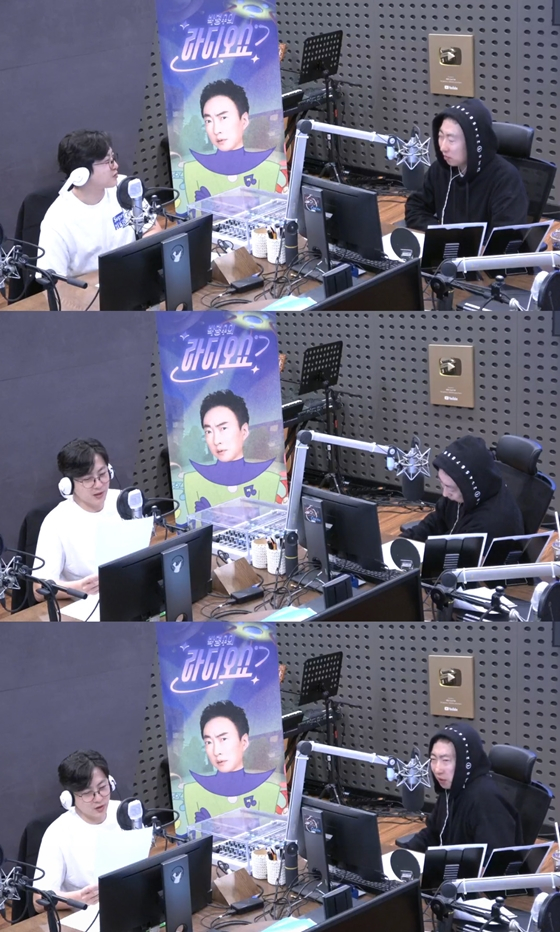 KBS 라디오 쿨FM '박명수의 라디오쇼'의 박명수(사진 오른쪽)./사진=KBS 라디오 쿨FM '박명수의 라디오쇼' 보이는 라디오 캡처