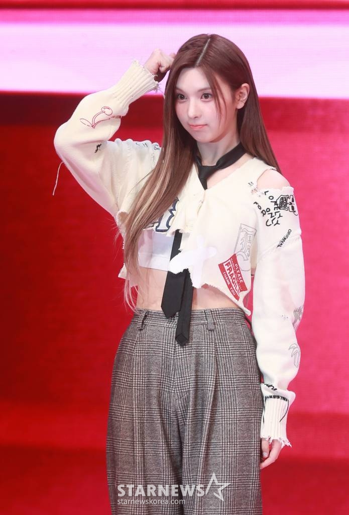 걸그룹 엔믹스(NMIXX) 배이가 20일 오후 서울 광진구 예스24라이브홀에서 진행된 첫 번째 미니앨범 ‘엑스페르고’(expergo) 발매기념 쇼케이스에서 포즈를 취하고 있다. /2023.03.20 /사진=이동훈 기자 photoguy@