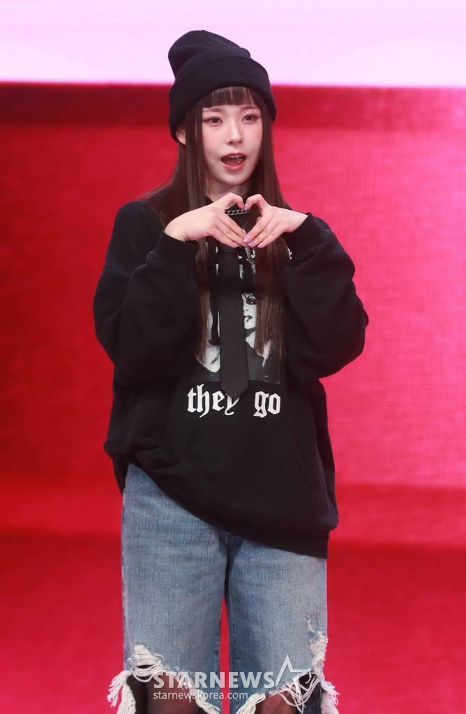 걸그룹 엔믹스(NMIXX) 규진이 20일 오후 서울 광진구 예스24라이브홀에서 진행된 첫 번째 미니앨범 ‘엑스페르고’(expergo) 발매기념 쇼케이스에서 포즈를 취하고 있다. /2023.03.20 /사진=이동훈 기자 photoguy@