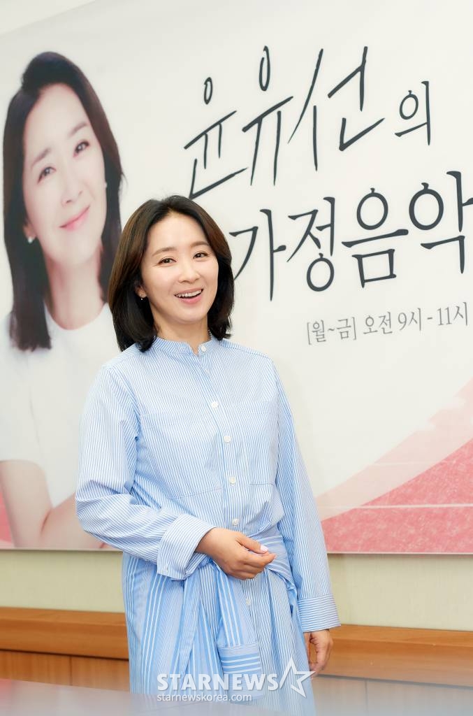 배우 윤유선이 23일 오후 온라인으로 진행된 KBS 클래식FM '윤유선의 가정음악' 기자간담회에 앞서 포즈를 취하고 있다. /사진제공=KBS 2023.03.23 /사진=이동훈 기자 photoguy@
