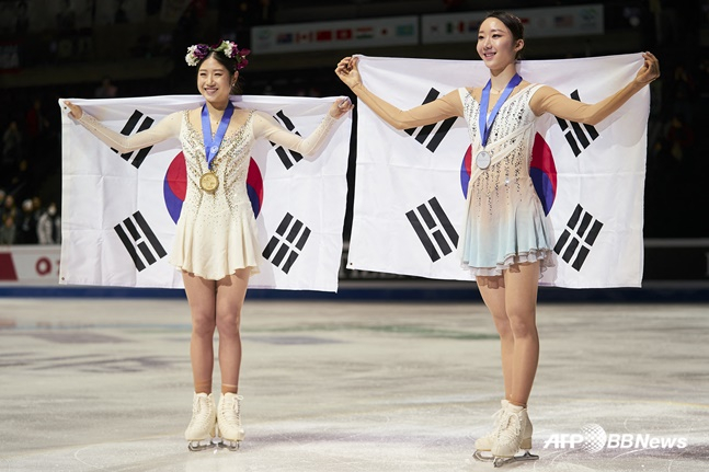 이해인(왼쪽)과 김예림. /AFPBBNews=뉴스1