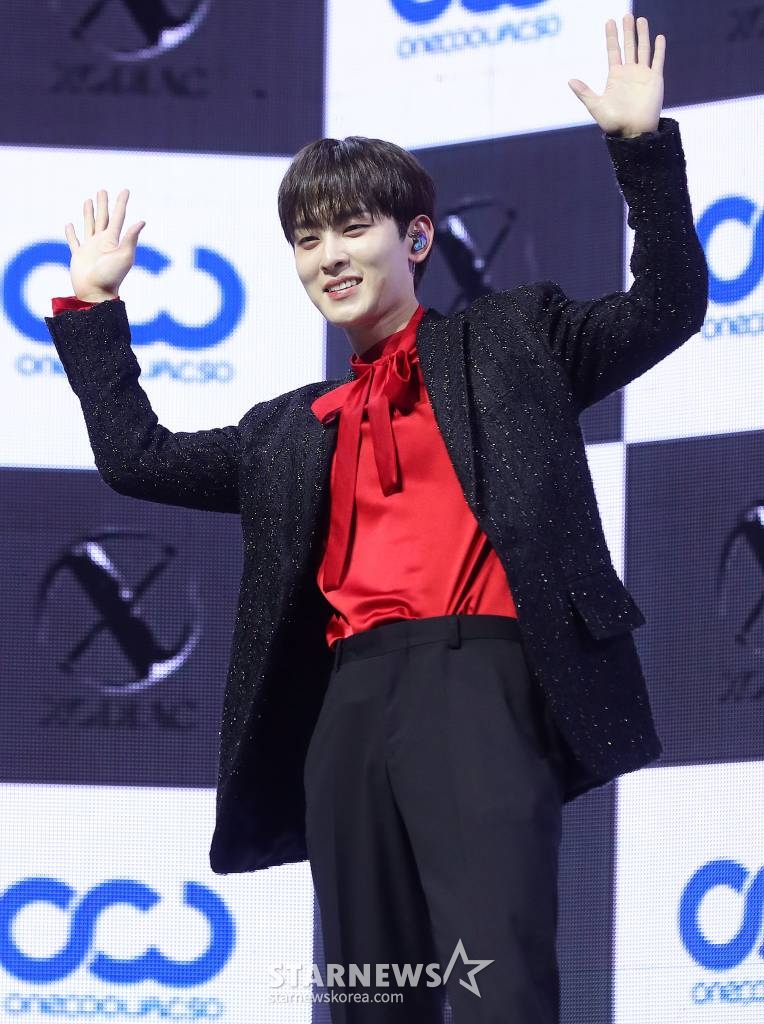 신인그룹 소디엑(XODIAC) 현식이 25일 서울 광진구 광장동 예스24라이브홀에서 진행된 데뷔 곡 '쓰로우 어 다이스(THROW A DICE)‘ 발매 기념 쇼케이스에서 포즈를 취하고 있다. 2023.4.25 /사진=김창현 기자 chmt@