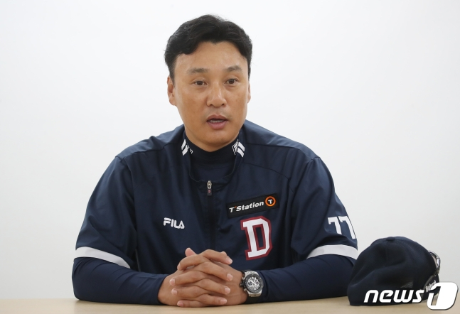 이승엽 두산 감독이 25일 사전 인터뷰에서 취재진의 질문에 답하고 있다. /사진=뉴스1
