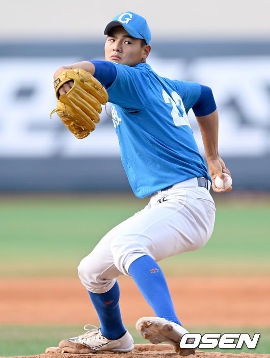 강릉고 우완 조대현.