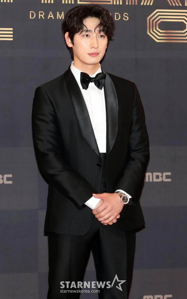 배우 윤박이 30일 오후 서울 마포구 상암 MBC신사옥에서 열린 '2022 MBC 연기대상' 포토월 행사에 참석해 포즈를 취하고 있다. 2022.12.30 /사진=임성균 기자 tjdrbs23@