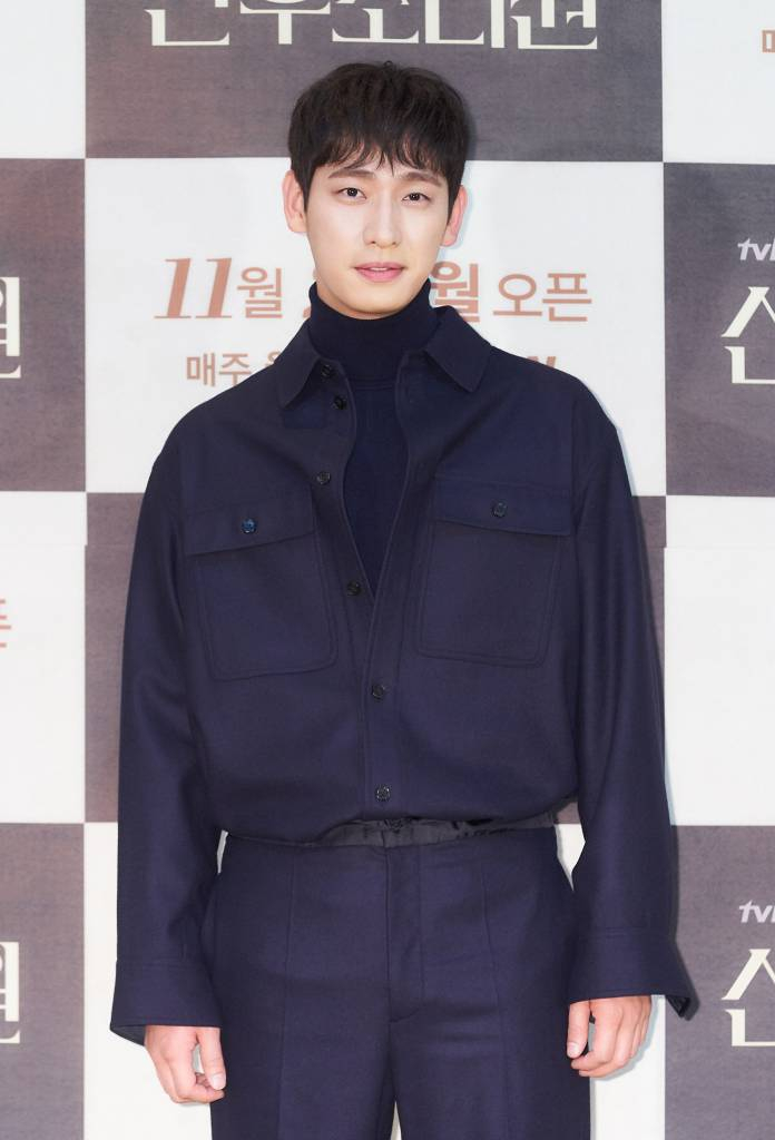 배우 윤박이 26일 오후 온라인 생중계로 진행된 tvN 월화드라마 '산후조리원' 제작발표회에 참석해 포즈를 취하고 있다. /사진제공=CJ ENM /사진=이동훈 기자 photoguy@