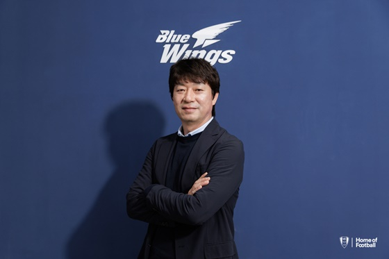 김병수 감독이 수원삼성 사령탑으로 부임했다. /사진=수원삼성